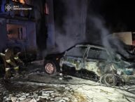 Bandyci biją dronami w cywilów: Pożary domów w Kijowie i Mikołajowie