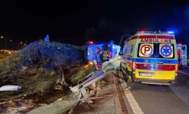 Warszawa: Groźny wypadek autokaru przewożącego Ukraińców i Białorusinów