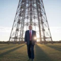 Donald Trump i maszt radiowy
