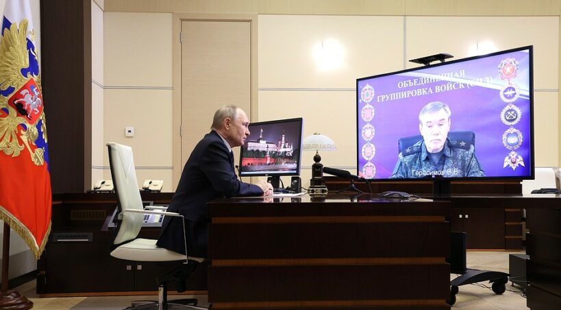 Spotkanie online z Walerijem Gierasimowem, szefem sztabu generalnego rosyjskich sił zbrojnych 26 kwietnia 2025 r., obwód moskiewski, Nowo-Ogariewo. Fot: Kremlin.ru