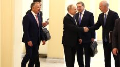 Doradcy naciskają na Trumpa, aby postawił się Rosji. Kuszą go „możliwości biznesowe”
