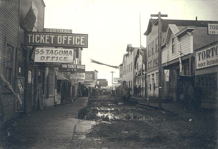 Front St, Nome, Alaska, ca 1900. Fot: Wilhelm Hester Photographs Collection/Domena publiczna.