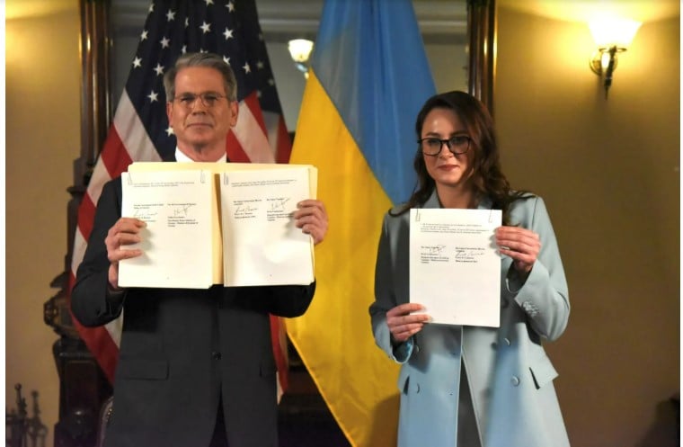 Minister gospodarki Ukrainy Julia Swyrydenko i sekretarz skarbu USA. Fot: facebook.com/yulia.svyrydenko