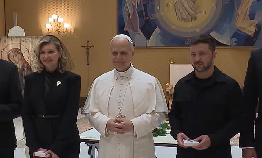 Wołodymyr Zełenski z żoną i papież Leon XIV.