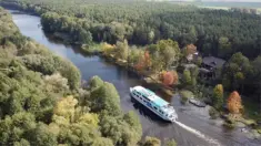 A może ośmiodniowy rejs statkiem po rzekach Polesia na Białorusi? Ryzykowne (WIDEO) A może ośmiodniowy rejs statkiem po rzekach Polesia na Białorusi? Ryzykowne (WIDEO)