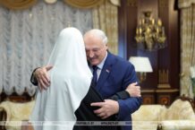 Cyryl policzył owieczki Łukaszenki: „Jestem patriarchą całej Rosji, w tym Białorusi” Cyryl policzył owieczki Łukaszenki: „Jestem patriarchą całej Rosji, w tym Białorusi”