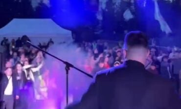 Mocne! Biskup rozkręcił imprezę — a młodzież oszalała (WIDEO)