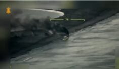 Sekundy do zagłady: Bayraktar kontra rosyjski kuter z desantem (WIDEO) Sekundy do zagłady: Bayraktar kontra rosyjski kuter z desantem (WIDEO)