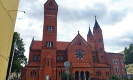 Tajemniczy remont Czerwonego Kościoła w Mińsku – co się tam naprawdę dzieje
