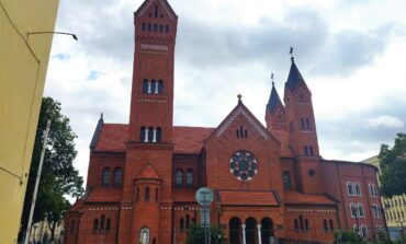 Tajemniczy remont Czerwonego Kościoła w Mińsku – co się tam naprawdę dzieje