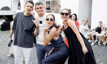 Sielanka w piekle wojny! Śmieją się i imprezują. Która godzina w Budapeszcie?