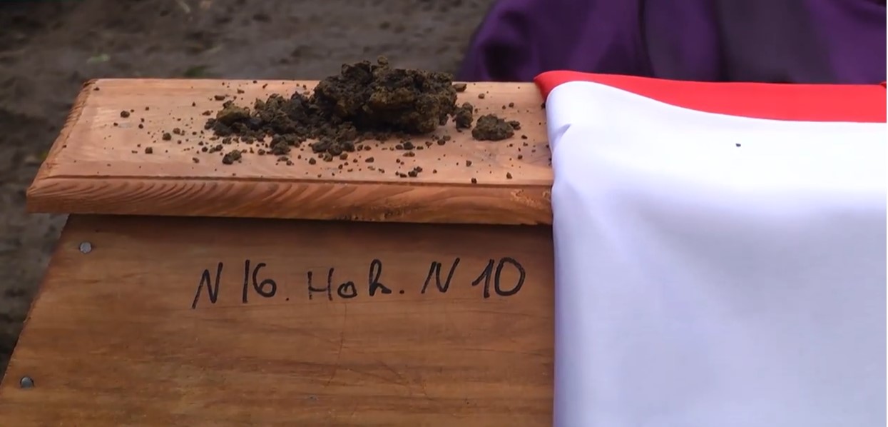 Kijów pozwala – wracamy po swoich. Ukraińska ziemia odda ciała obrońców Lwowa