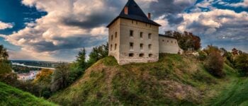 Znaleźli tajną komnatę zamurowaną od 350 lat! Kryje wejście do lochów ze złotem?