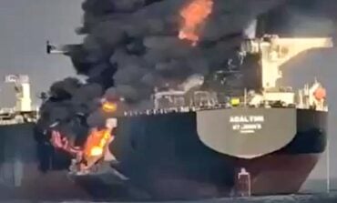 Rosyjski tankowiec w płomieniach! Zderzył się z innym (WIDEO)