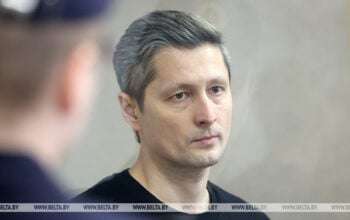 Łukaszenka zrobił z niego zdrajcę. Teraz wraca jako symbol oporu