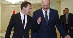 Szokujący plan Kremla: Zsyłają Miedwiediewa na odwyk. Łukaszenka się nim zajmie