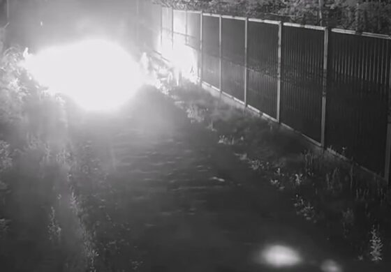Koktajle Mołotowa, kamienie i błyskawiczny szturm! Migranci szkoleni przez Białorusinów forsują granicę w kilka minut!