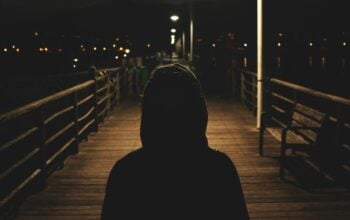 Werbują ich i wykorzystują jako broń wojenną przeciwko własnemu krajowi