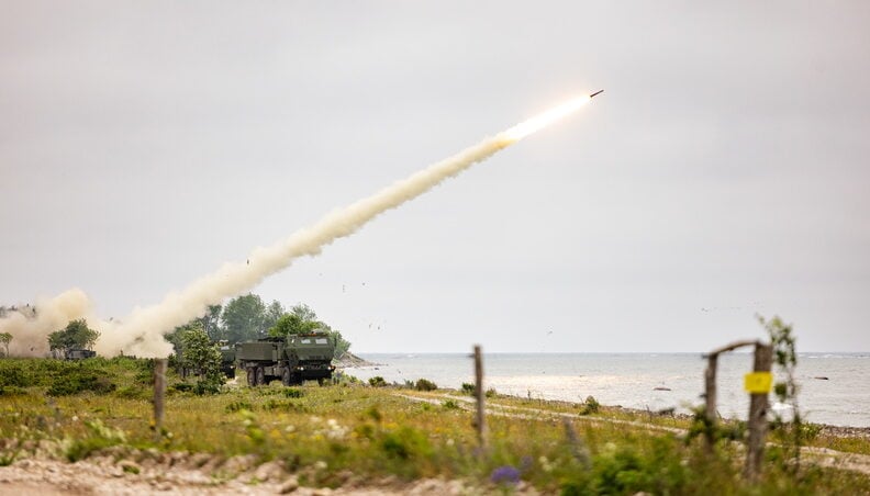 Rakiety poleciały w stronę Petersburga? HIMARS-y nad Bałtykiem wywołały panikę w Rosji