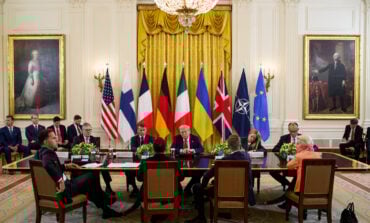 „Z pistoletem przy głowie”. Zachód gotów rozmawiać o planie USA. Problemem — 1 kluczowy punkt!