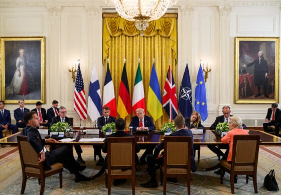 „Z pistoletem przy głowie”. Zachód gotów rozmawiać o planie USA. Problemem — 1 kluczowy punkt!