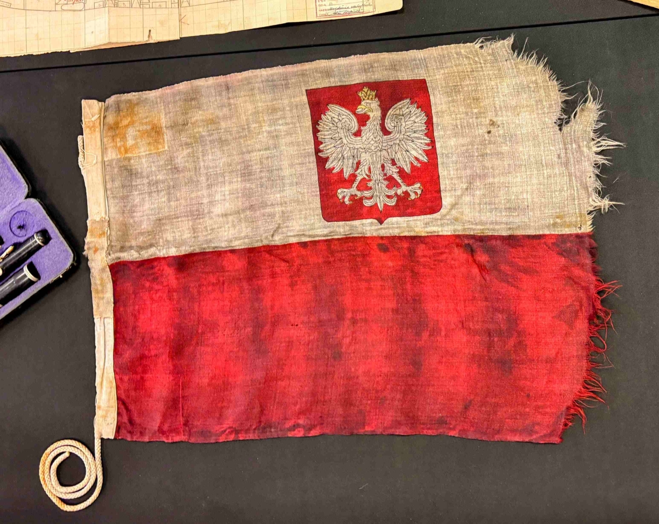 Bandera ORP Admirał Sierpinek (fot. Instytut Strat Wojennych)