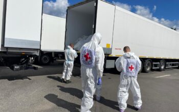 Ukraina odzyskała tysiąc ciał poległych. Drobiazgowe badania pokażą, czy to wyłącznie Ukraińcy