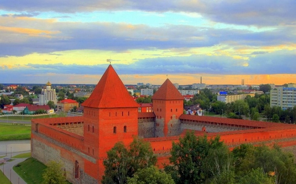 Połowę mieszkańców stanowią Polacy, ale władza murem za Putinem!