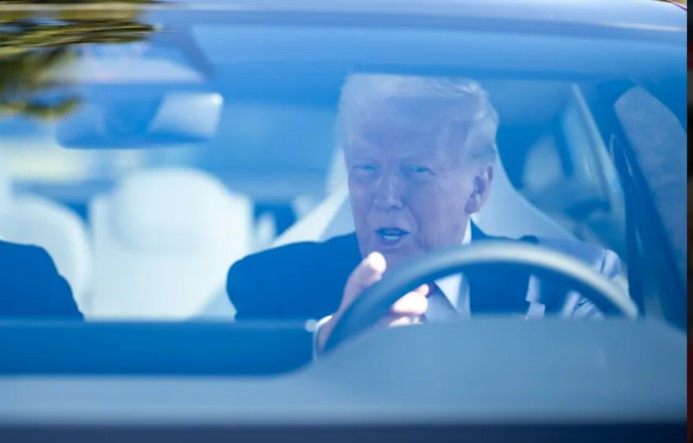 Putin w "bestii" Trumpa. Nikt nie wie, o czym rozmawiali w limuzynie!