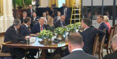 Trump przerwał negocjacje z liderami UE i zadzwonił do Putina. Z czym wrócił?