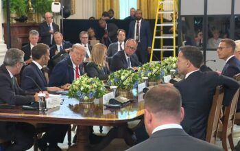 Trump przerwał negocjacje z liderami UE i zadzwonił do Putina. Z czym wrócił?