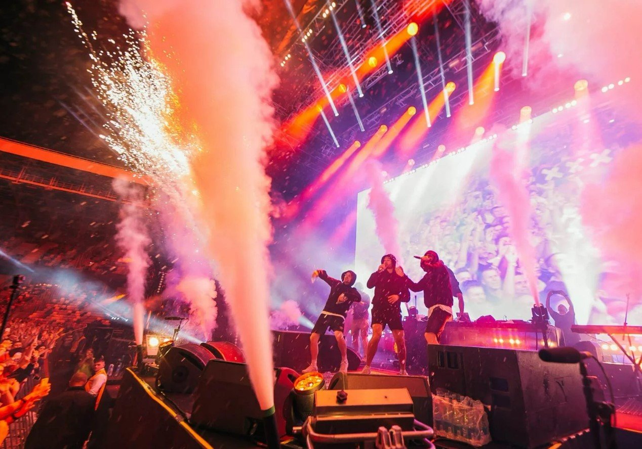 Rap, zamieszki i …. Polska deportuje kilkudziesięciu Białorusinów i Ukraińców po koncercie w Warszawie (WIDEO)