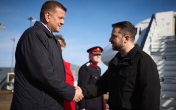 To nie spekulacje: B. głównodowodzący armią powołał tajny sztab w Londynie. Gra przeciwko Zełenskiemu