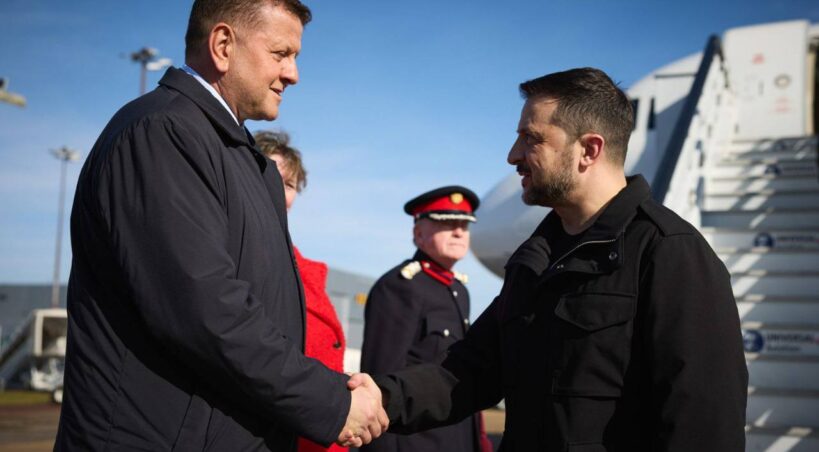 Wałerij Załużny wita w Londynie Wołodymyra Zełenskiego. Fot: t.me/Zaluzhnui