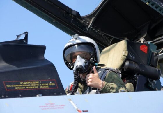 Rosyjskie Su-30M2 lądują na Białorusi. Kilka dni przed startem „Zapad-2025”... zapowiedź symulowanego uderzenia atomowego! (WIDEO)