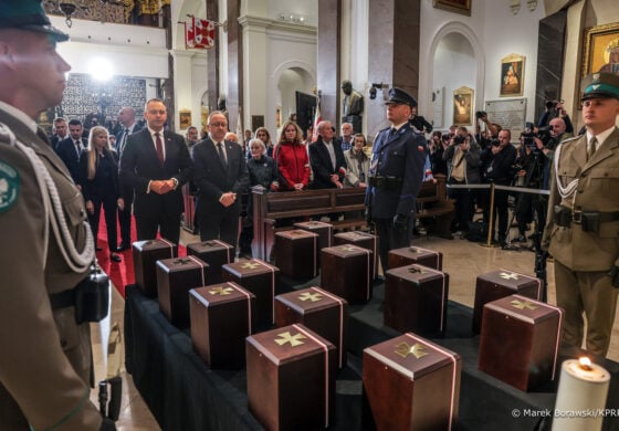 Historyczny pogrzeb i słowa Nawrockiego, które przejdą do historii. W rocznicę 17 września mówił o „domu złym” (WIDEO)