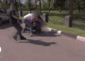 Białoruscy propagandyści pokazują „polskiego szpiega”. Różaniec jako dowód
