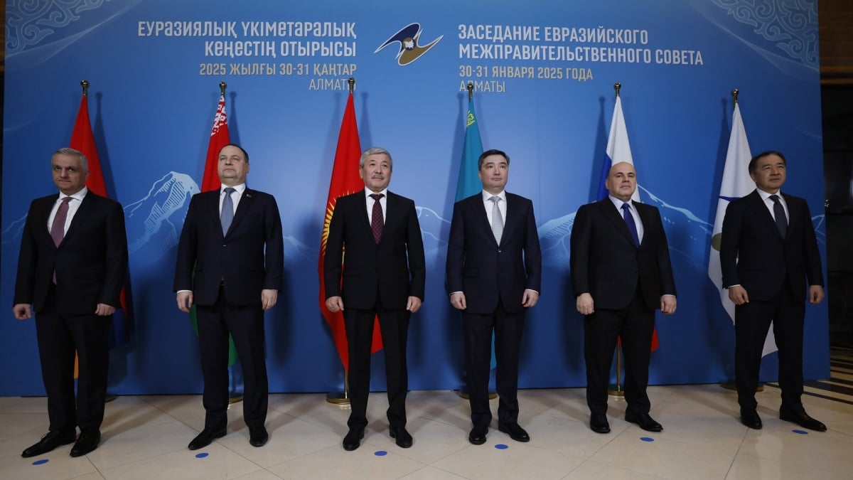 Premierzy państw EKG podczas szczytu w Ałmatach