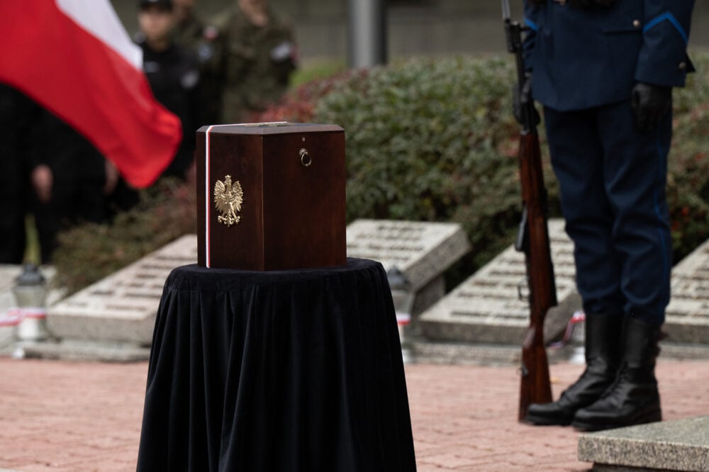 Państwowy pogrzeb Nieznanego Policjanta II Rzeczypospolitej – Ofiary Zbrodni Katyńskiej Fot: Krzysztof Łojko IPN