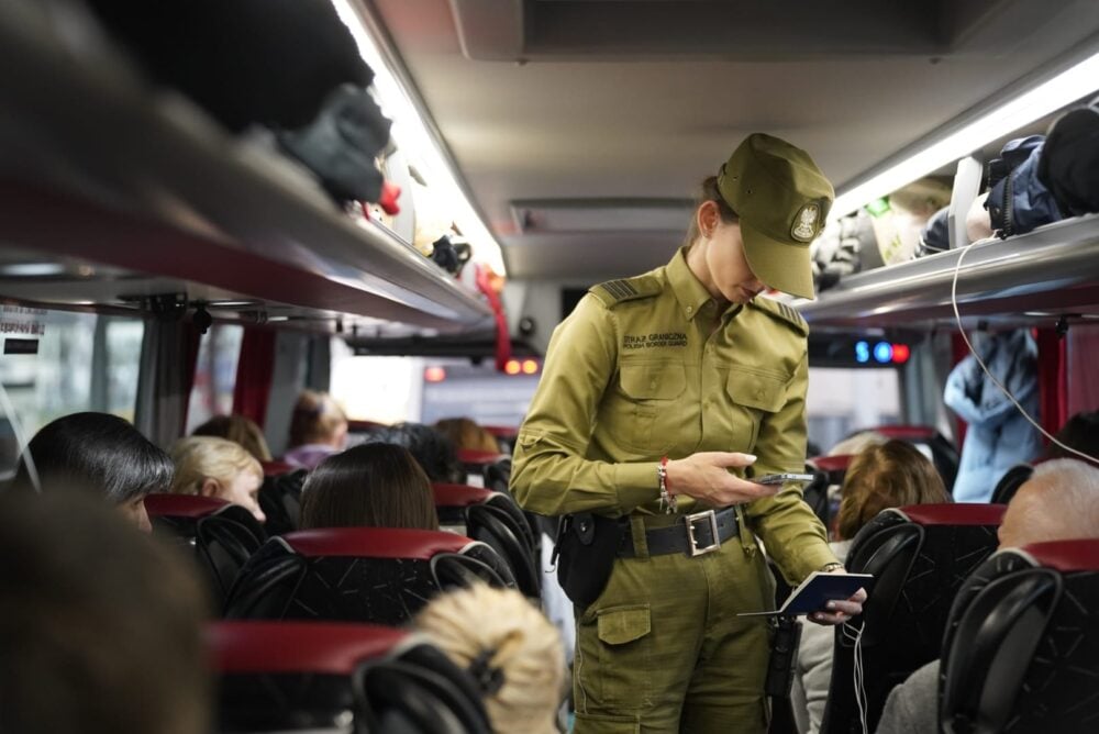 Pierwsi podróżni odprawieni na polskiej granicy w Entry/Exit System. Fot: strazgraniczna.pl