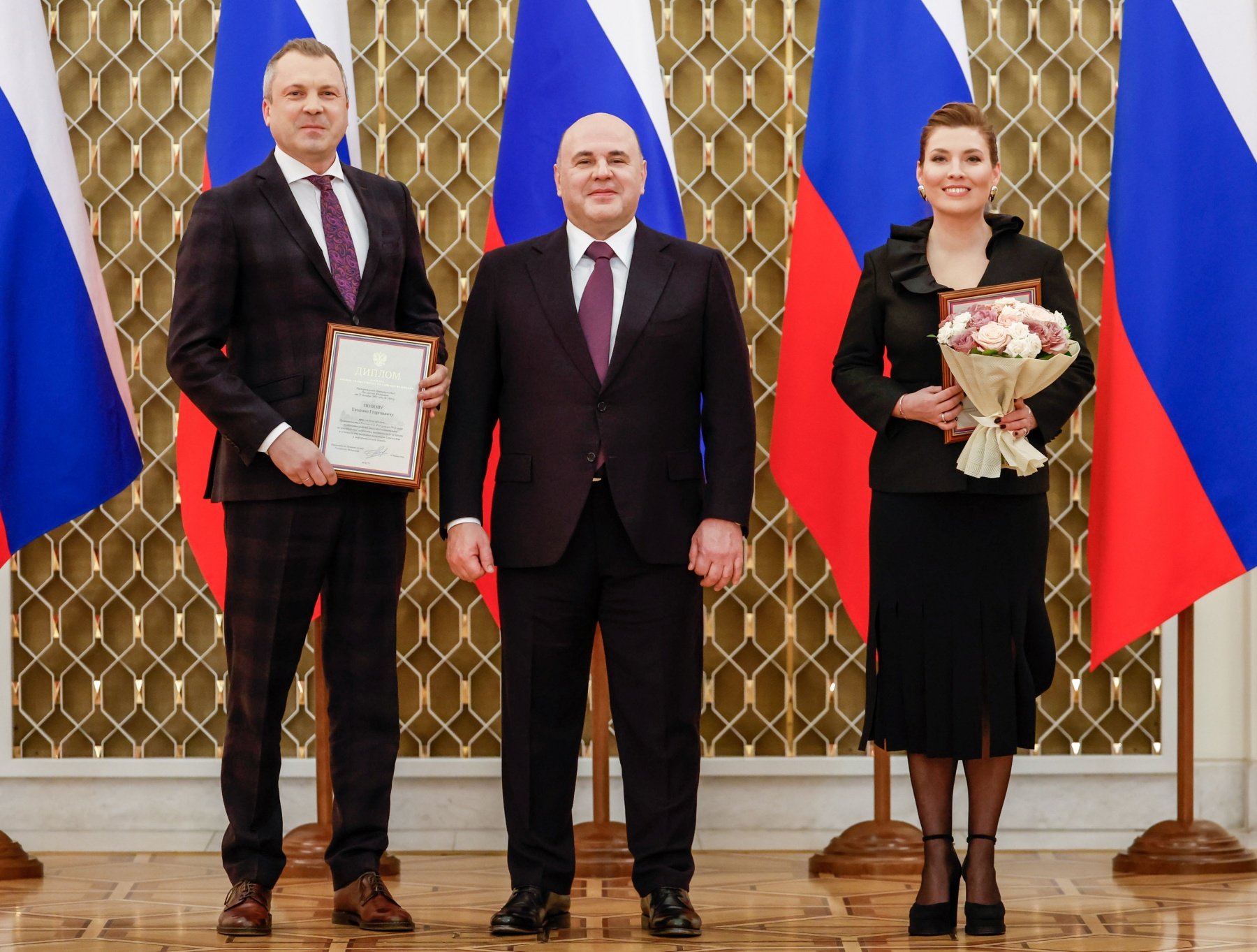 Jiewgienij Popow, premier Rosji Michaił Miszustin i Olga Skabiejewa