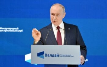 Nikt nas nie lubi, nikt nas nie szanuje. To nie ludzie - to wilki! Wałdajski stand-up Putina
