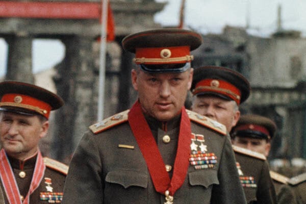 Białoruś: Zrównali z ziemią plac w centrum miasta, aby zainstalować pomnik „polskiego” marszałka