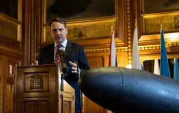 Sikorski: Wojnę na Ukrainie łatwiej powstrzymać niż konflikt na Bliskim Wschodzie