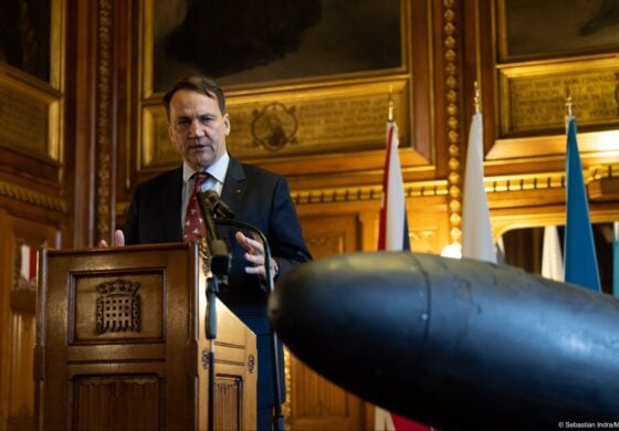 Sikorski: Wojnę na Ukrainie łatwiej powstrzymać niż konflikt na Bliskim Wschodzie