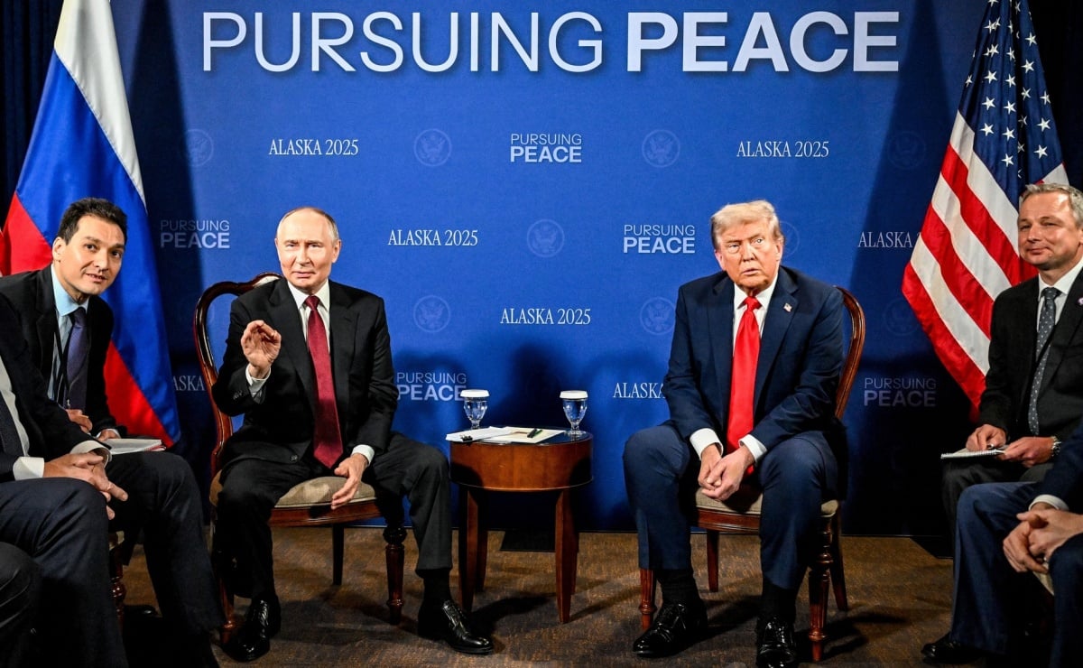 Trump i Putin podczas spotkania w Anchorage na Alasce