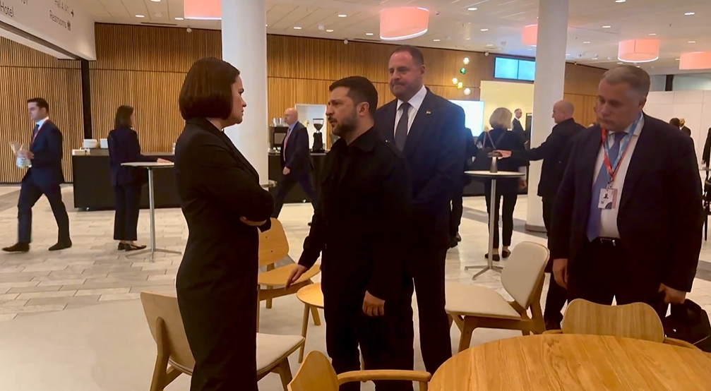 Historyczne spotkanie Zełenski – Cichanouska. Reakcja szefa kancelarii bezcenna (WIDEO)