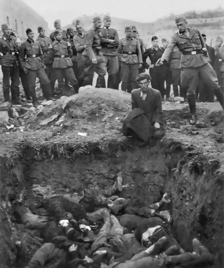 Sztuczna inteligencja pomogła ustalić tożsamość zabójcy ze słynnego zdjęcia „Ostatni Żyd z Winnicy”