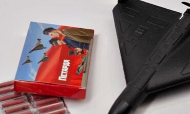 W Rosji sprzedają zabawkowe Shahedy! Wybuchają (WIDEO)