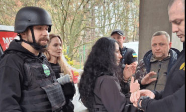 Scena jak z filmu. Angelina Jolie przybyła do Chersonia! (WIDEO)